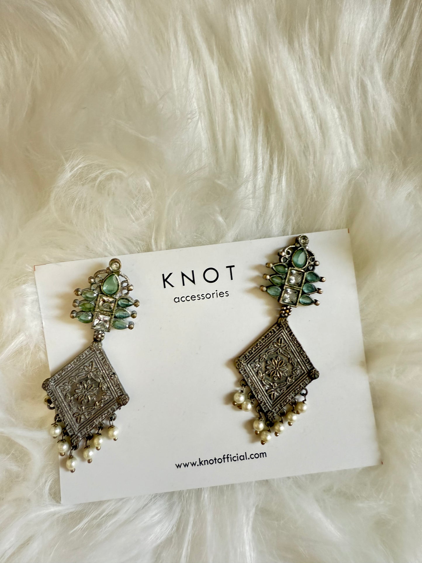 KNOT - Shine Bright Like a Diamond