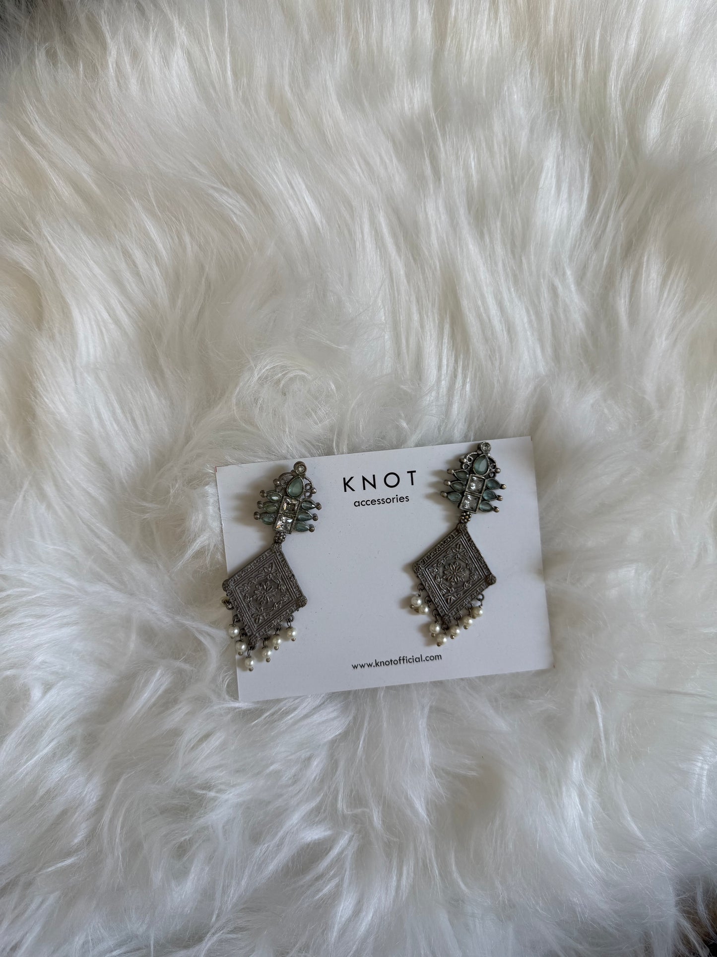 KNOT - Shine Bright Like a Diamond