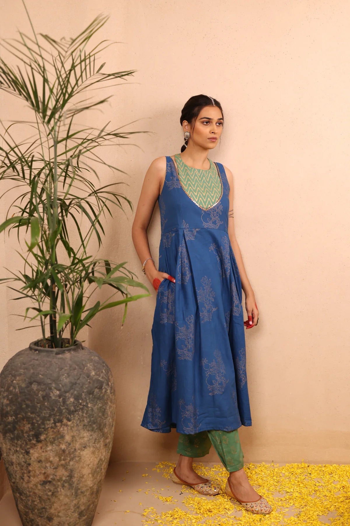 Chhapa - INDIGO ANAAR - Satin Cotton Kurtaset