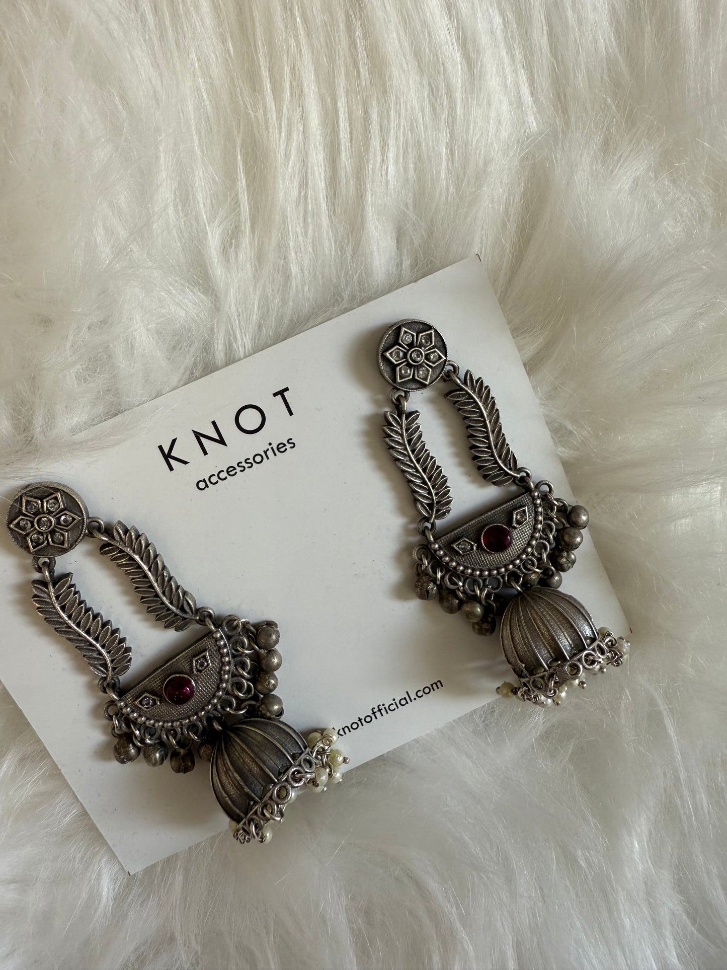 KNOT - Antique