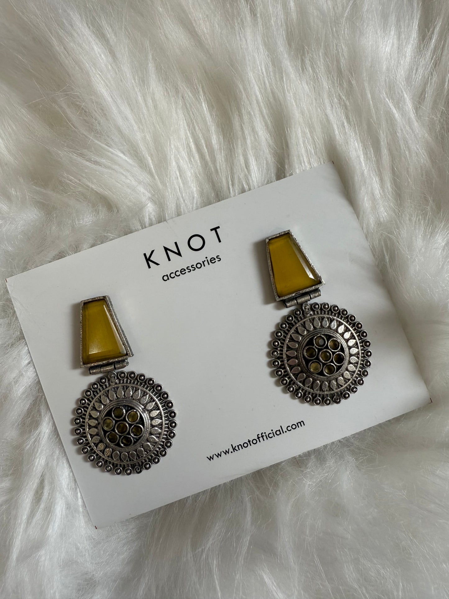 KNOT - Yellow Mellow