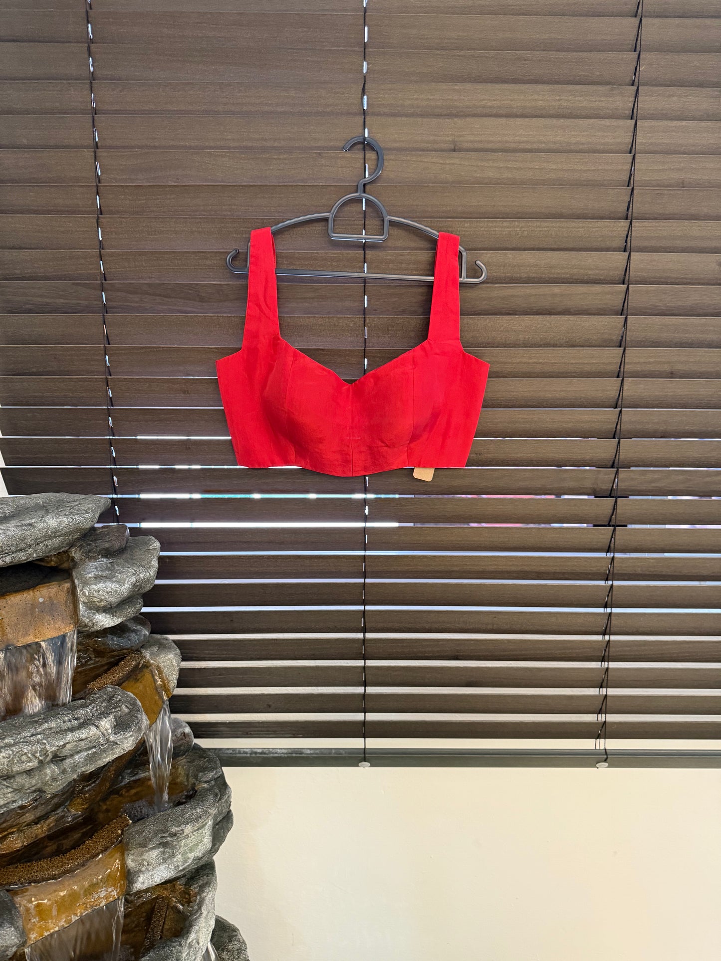 Suta - The Red Blouse