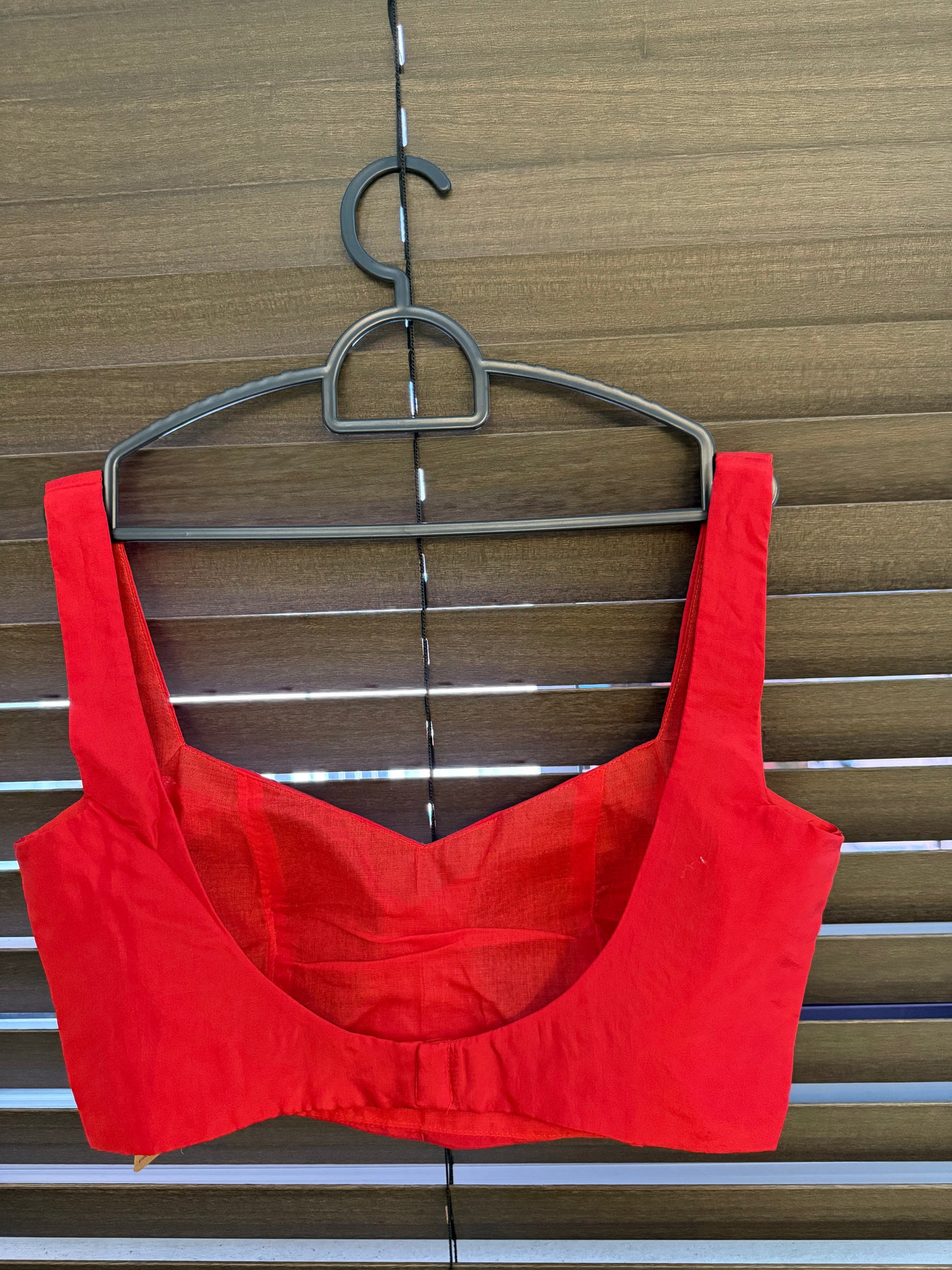 Suta - The Red Blouse