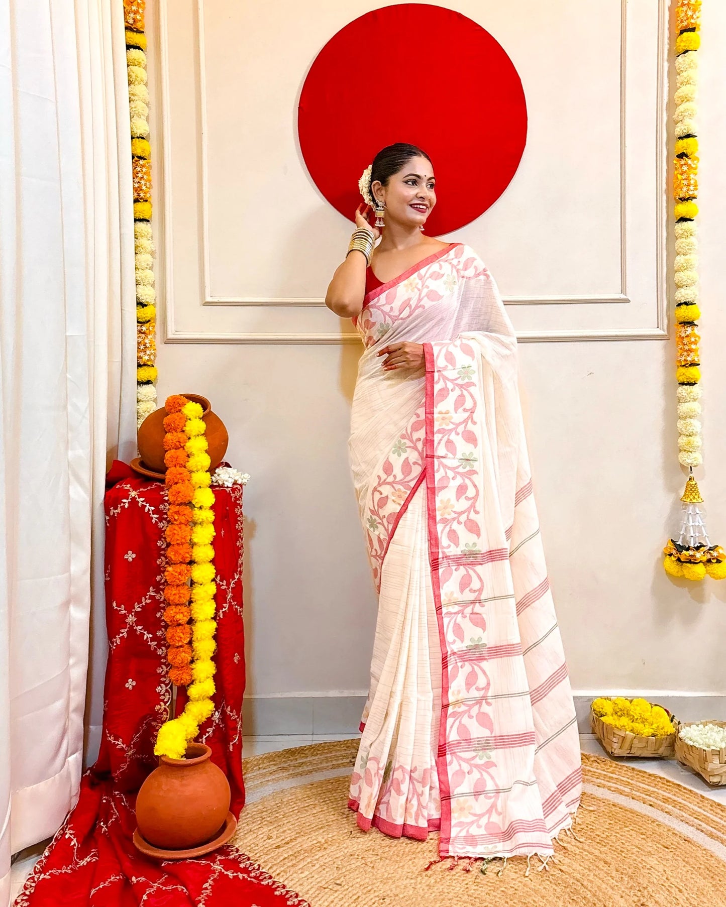 AaMe - Sati (Laal Sada Saree)
