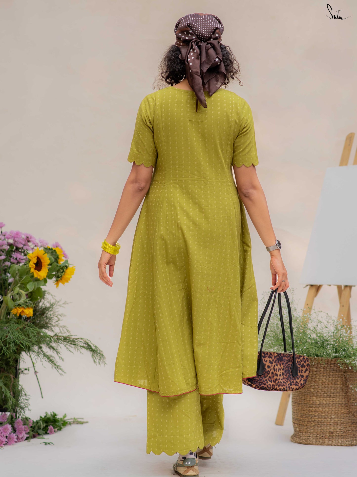 Suta - Jhora Pata Kurta Set