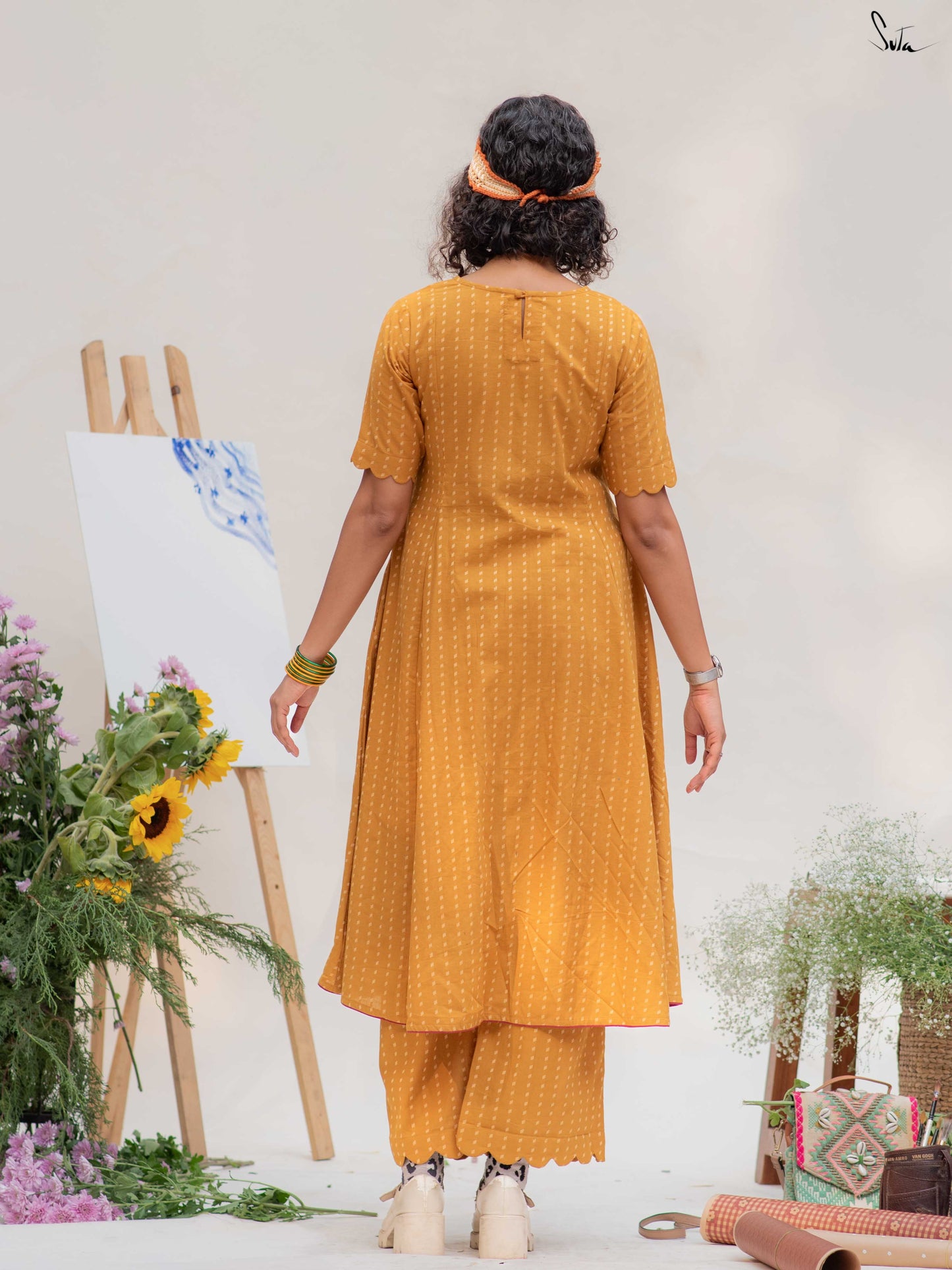 Suta - Ushno Pata Kurta Set