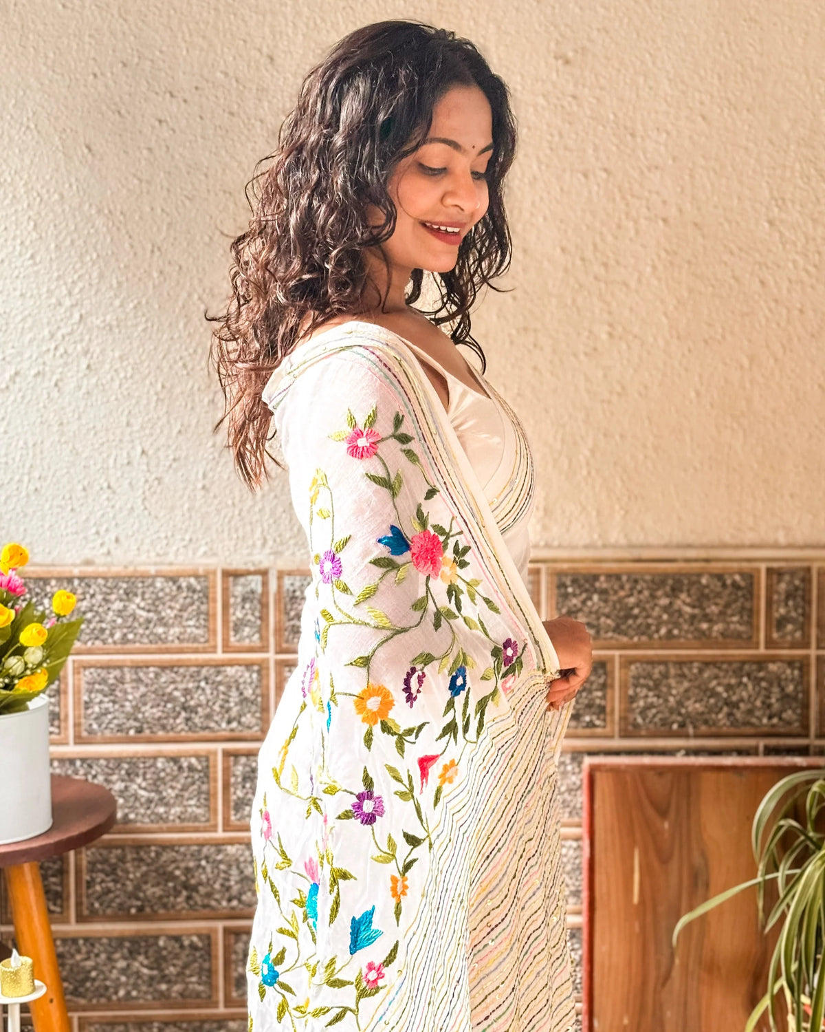 Aame - Frosted Floral Muse