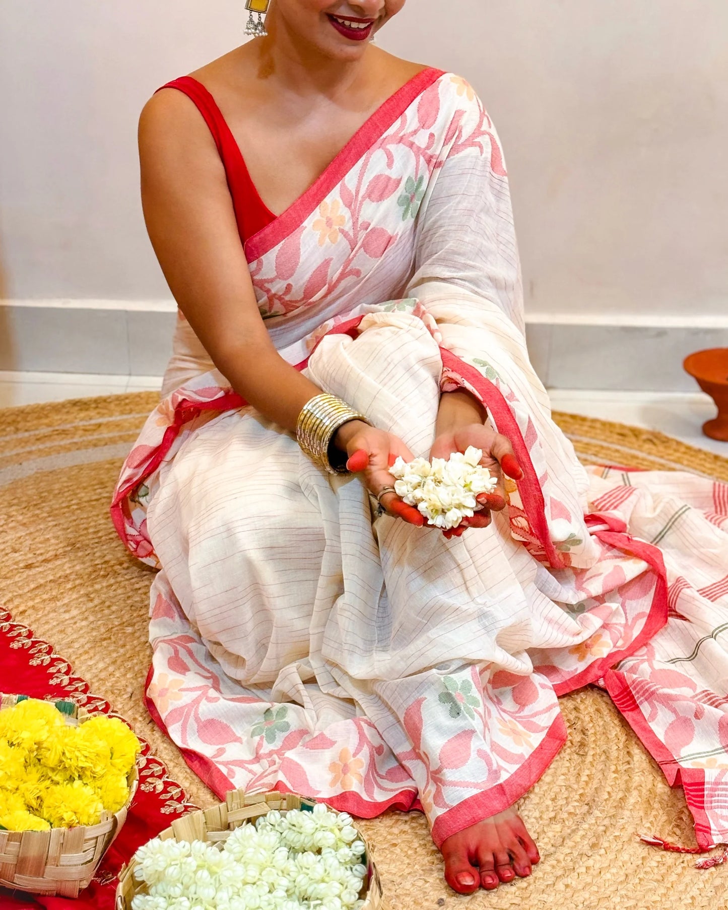 AaMe - Sati (Laal Sada Saree)