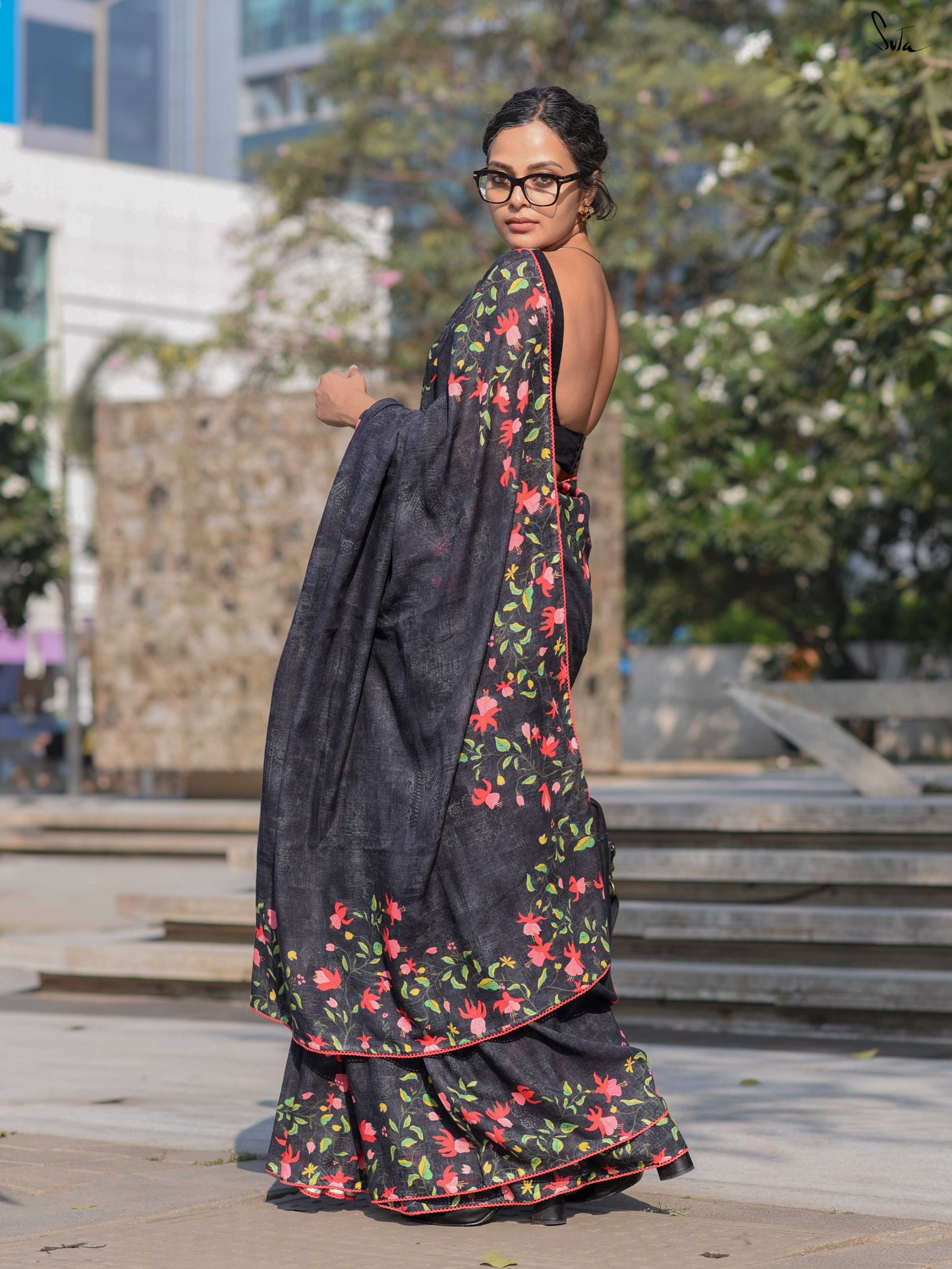 Suta - Black Fuchsia Fiza