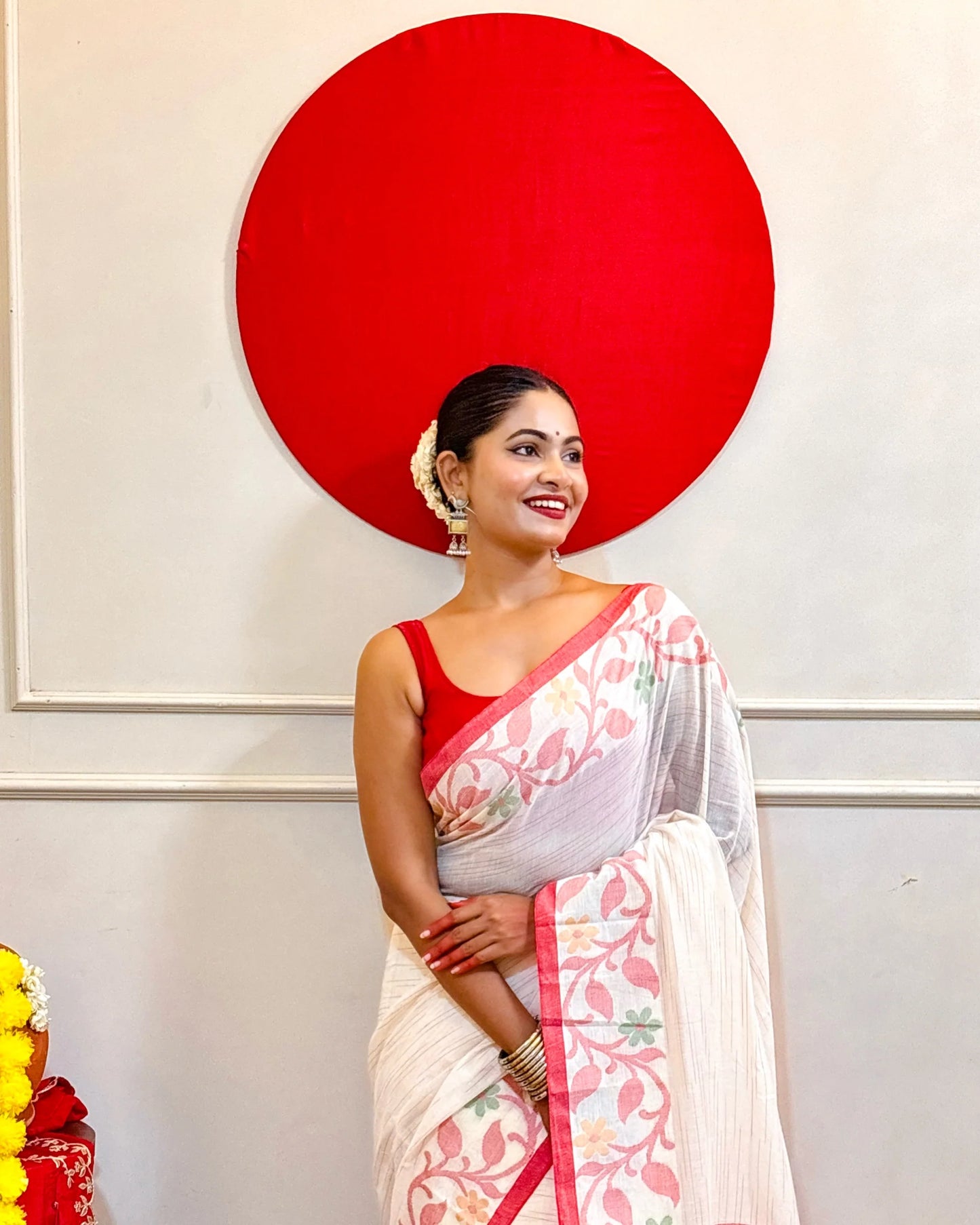 AaMe - Sati (Laal Sada Saree)