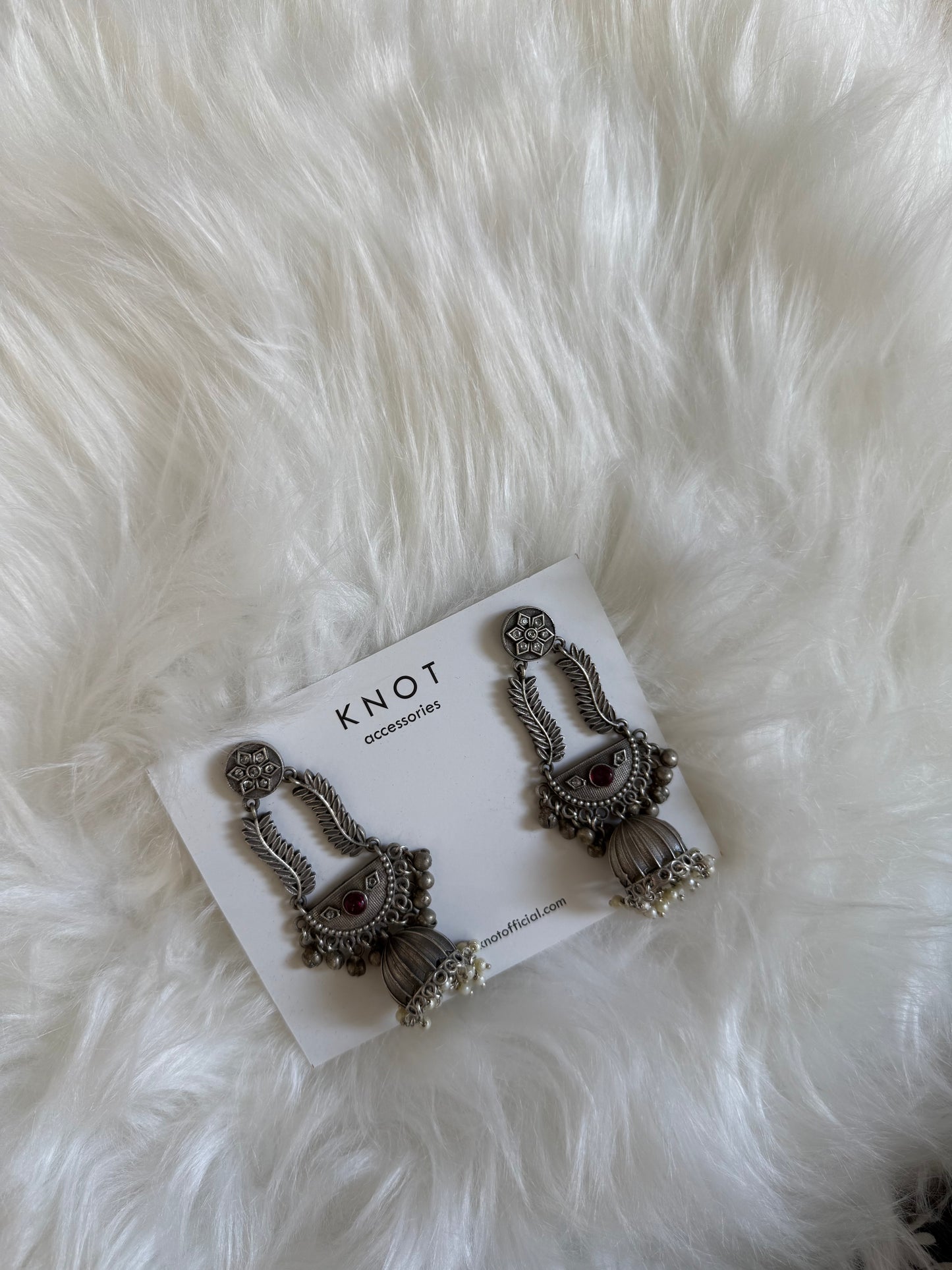 KNOT - Antique