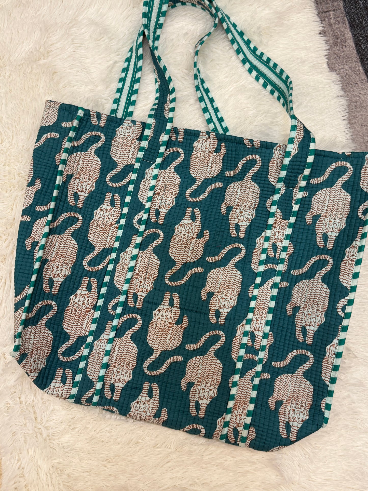 Iksha - Green Cat Tote Bag