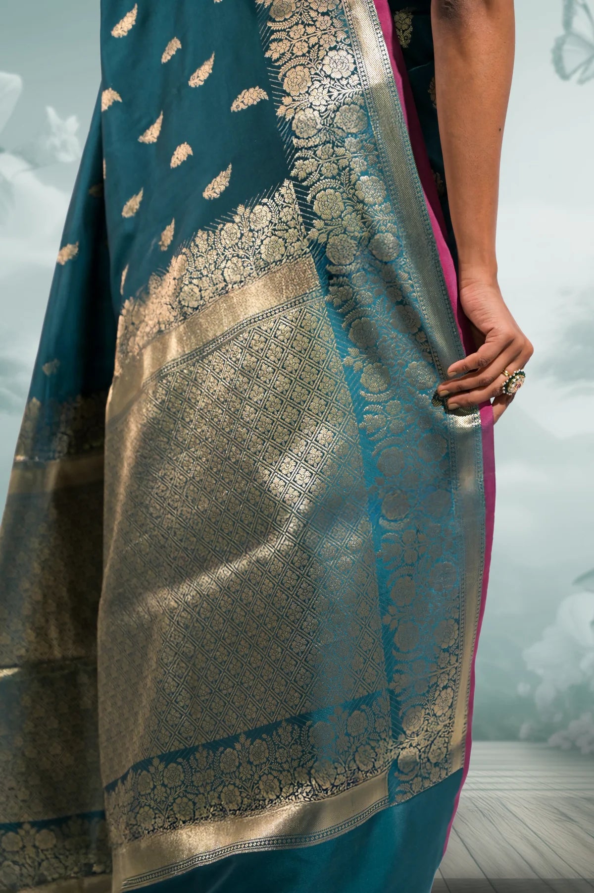 Huts & Looms - HARA RAUNAQ SAREE