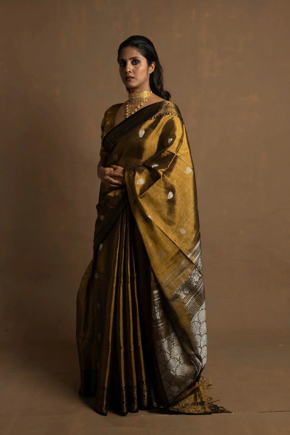 Huts & Looms - MUHARAT