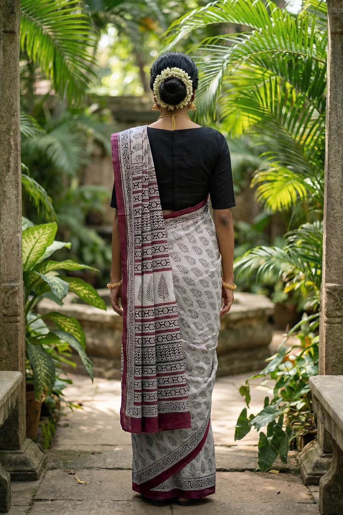 Huts & Looms - DASTAAN-E-ISHQ
